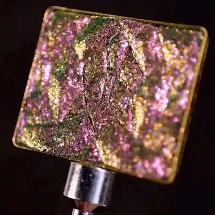 Fusion | Dimensional Multichrome Eyeshadow