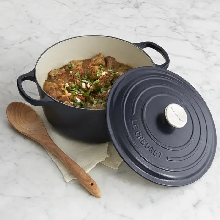 Le Creuset Signature Cast-Iron Round Dutch Oven