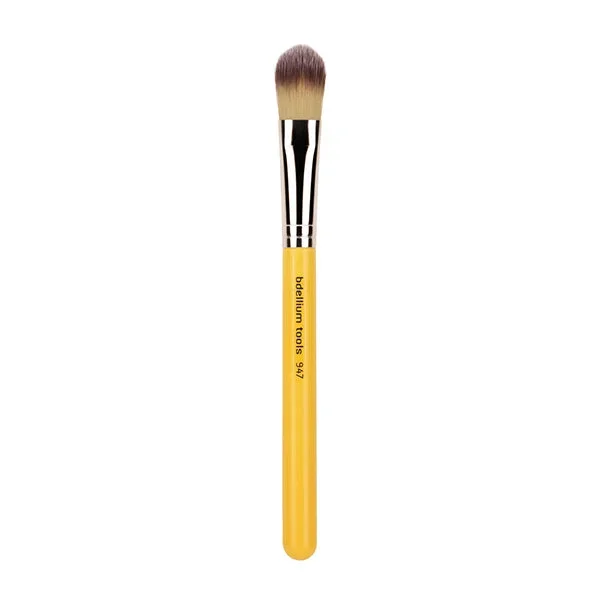 Studio Brushes 947 Small Foundation